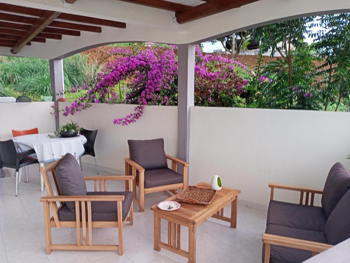 Paradis Cache - Confort Terrasse - Kybo Karaib Location - Pkg - Mtgne Сент-Марі Екстер'єр фото